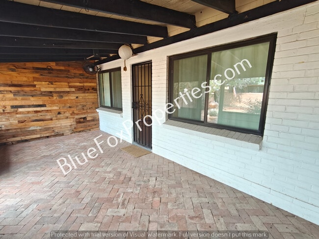 Building Photo - 3137 E Pima St