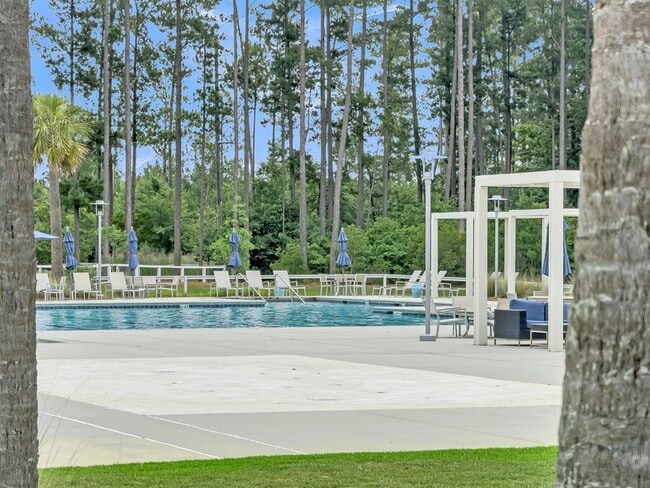 Building Photo - 146 Winding Branch Dr