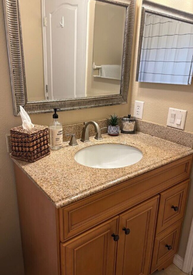 Building Photo - 8505 Bella Way