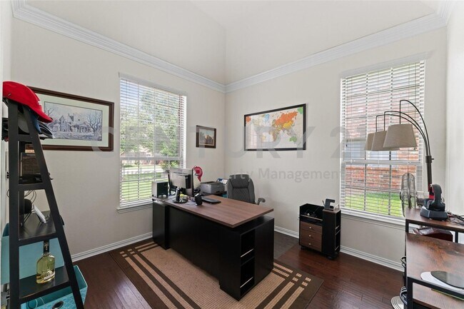 Building Photo - Beautifully Maintained, 2-Story 5/3.5/3 Ne...