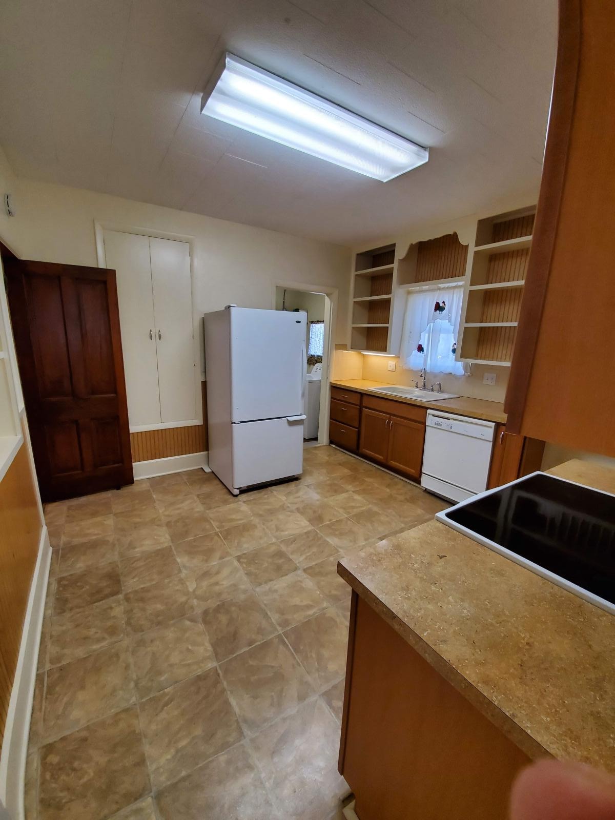 Kitchen_04 - 607 Harrison Ave
