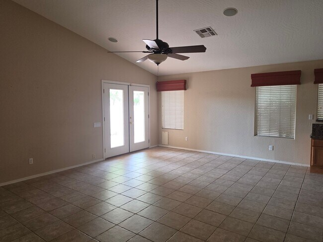 Building Photo - 3BD/2BA South Chandler Home with Pool on Corner Lot!