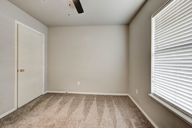 Building Photo - 1225 Briar Patch Way