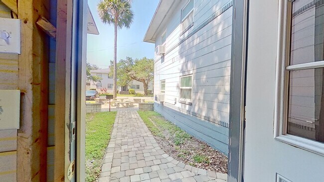 Building Photo - 1613 Flagler Ave