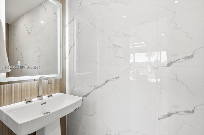 Building Photo - 13815 SW 38th St