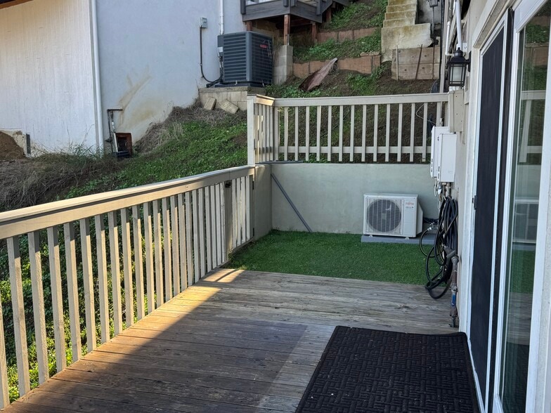 Building Photo - 3302 Martinez St