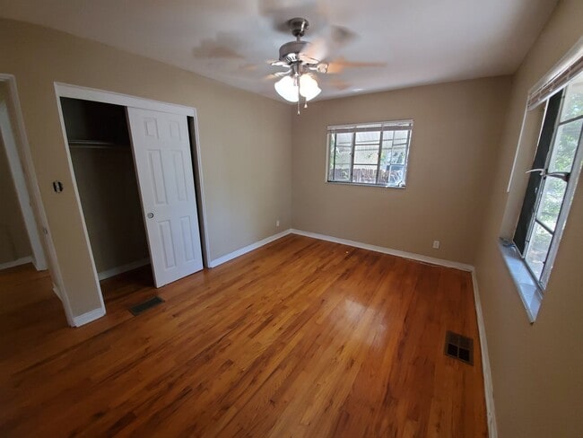 Building Photo - Two Bedroom House with carport