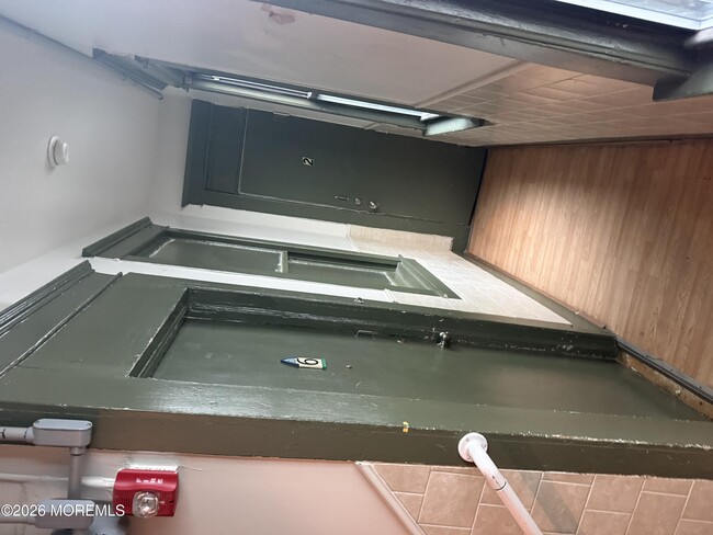 Building Photo - 56 Main St