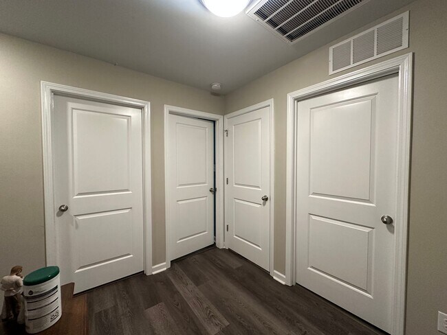 Building Photo - 307 Crayfish Ct