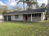 Building Photo - 105 Green Briar