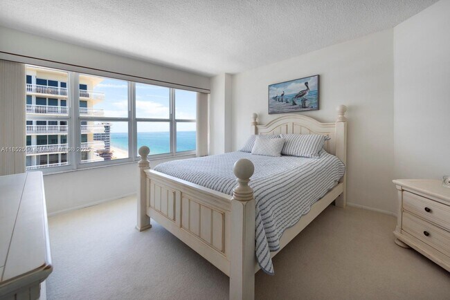 Building Photo - 4010 Galt Ocean Dr