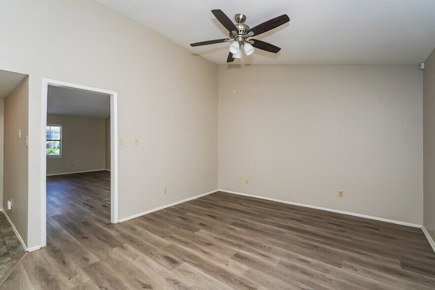 Building Photo - 3913 Horizon Pl