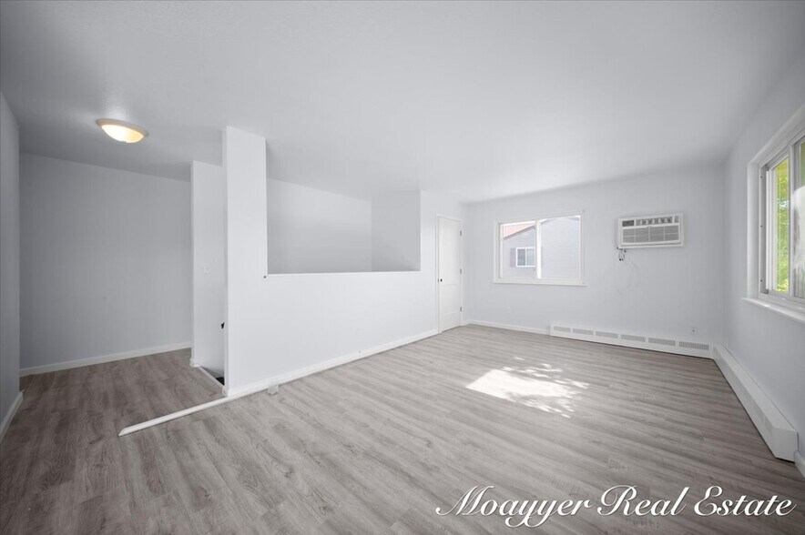 Building Photo - 1041 Abbey Ct