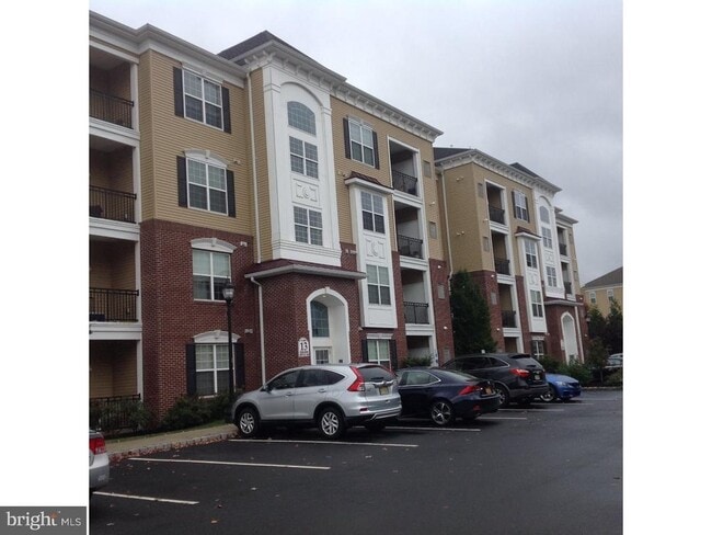 Building Photo - 1321 Sierra Dr