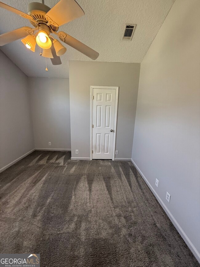 Building Photo - 115 Lake Wisteria Ct