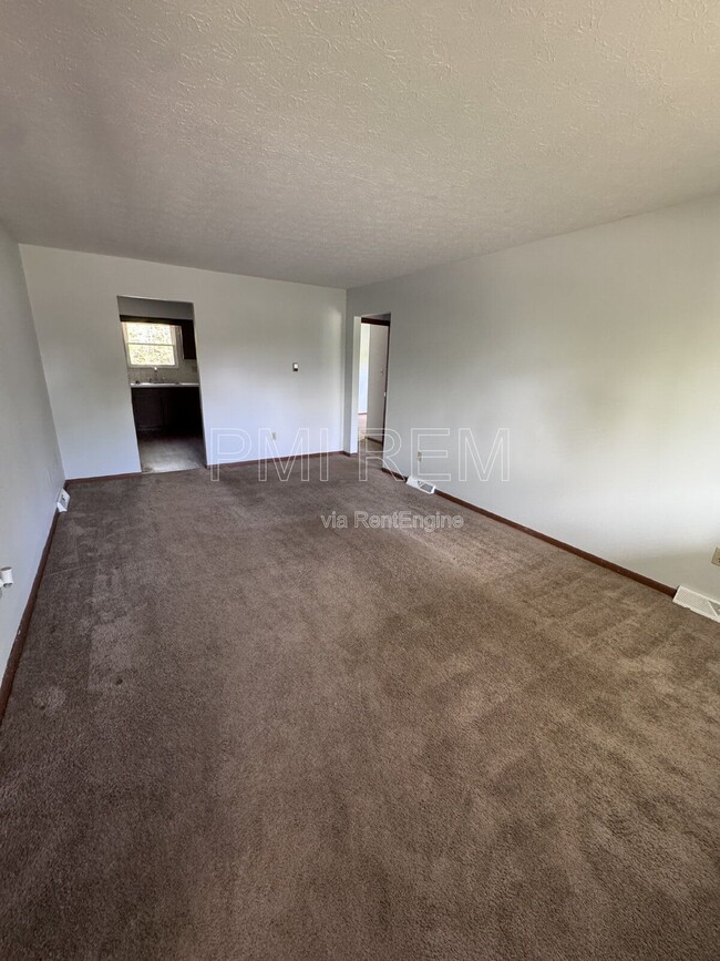Building Photo - 4020 Vira Rd