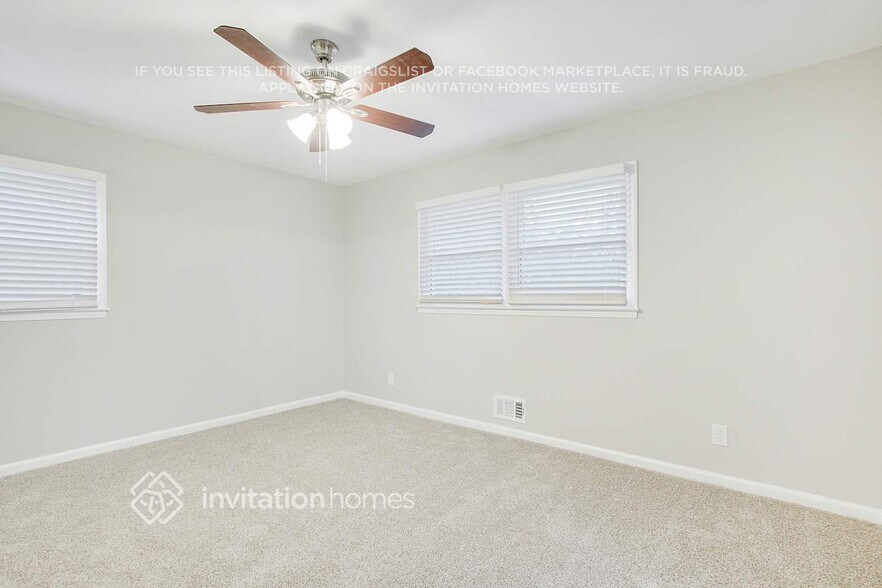 Building Photo - 4965 Forest Ave