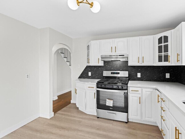 Building Photo - Beautifully Renovated 3-Bedroom, 1.5-Bath Home with Modern Kitchen & Driveway Parking in Mt. Ephr...