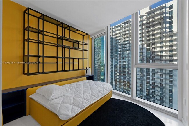 Building Photo - 300 Biscayne Blvd Way