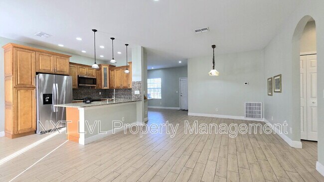 Building Photo - 2122 SW 29th Terrace