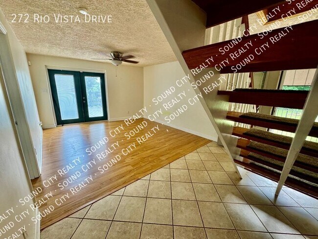 Building Photo - 272 Rio Vista Dr