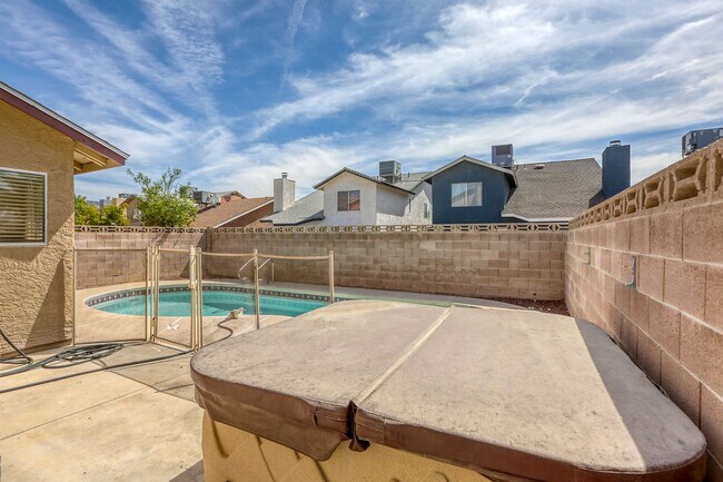 Building Photo - Beautiful 4 bedroom POOL home close to Nellis AFB!