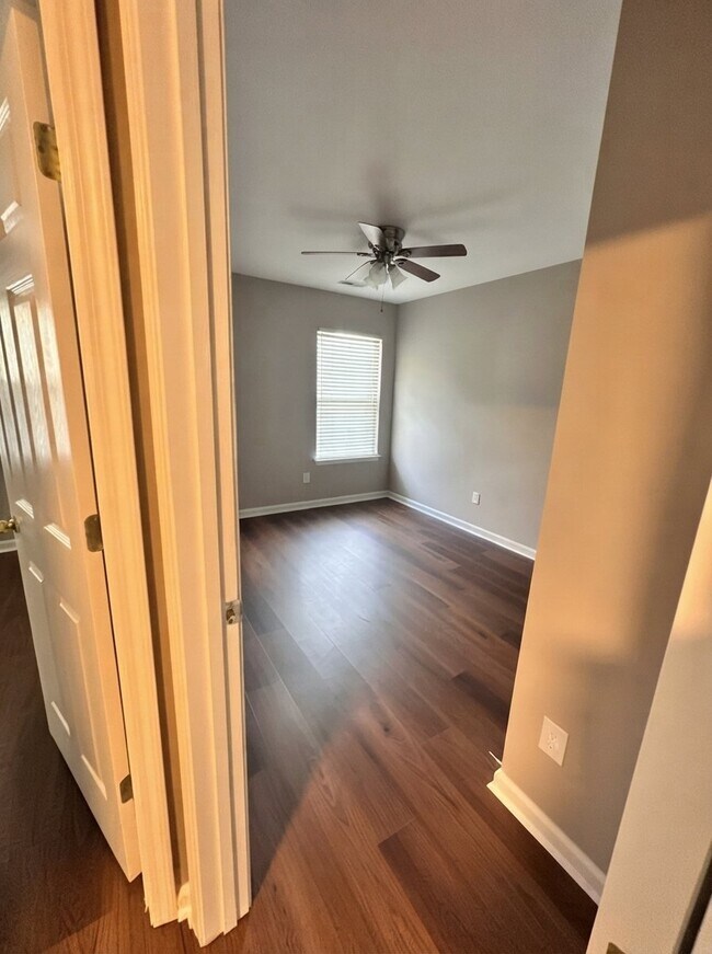 Building Photo - 1245 Liberty Bell Ct