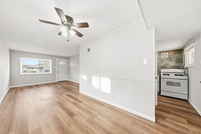 Building Photo - 133 Perthshire Rd