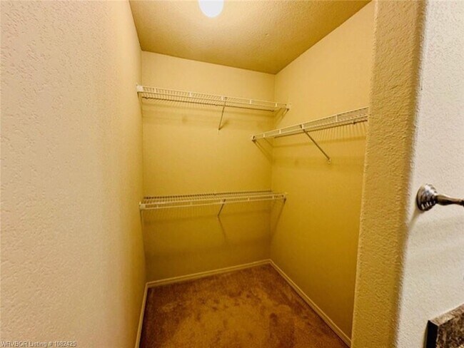 Building Photo - 6601 Huntington Ct