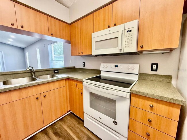 Building Photo - 6959 S Manhattan Ave