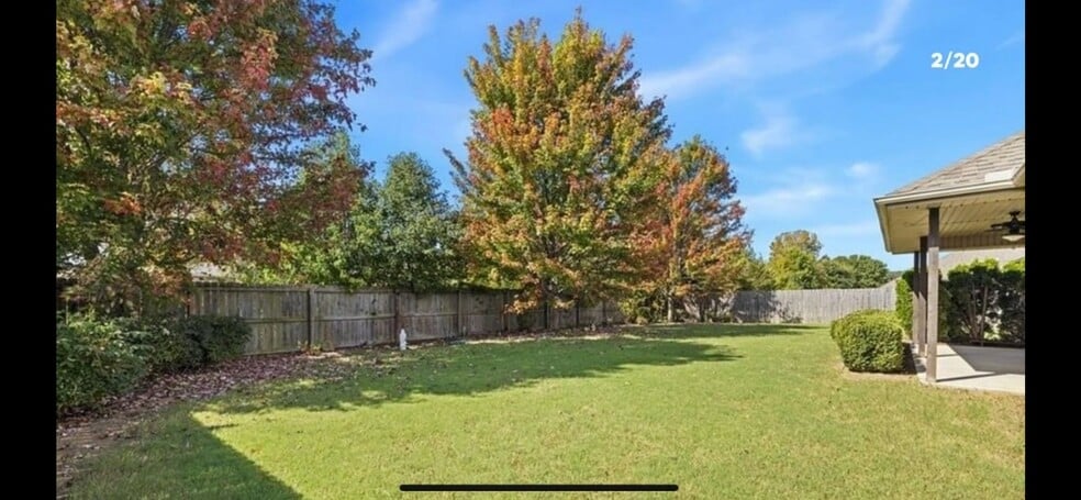 Building Photo - 2915 N Raven Ln