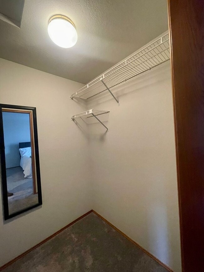 Building Photo - 4 bedroom, 2.5 Bath House in Mukilteo, $3995 per month