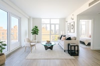 Building Photo - 61-18-18 Austin St