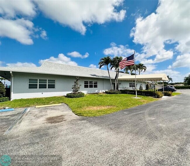Building Photo - 14676 Canalview Dr