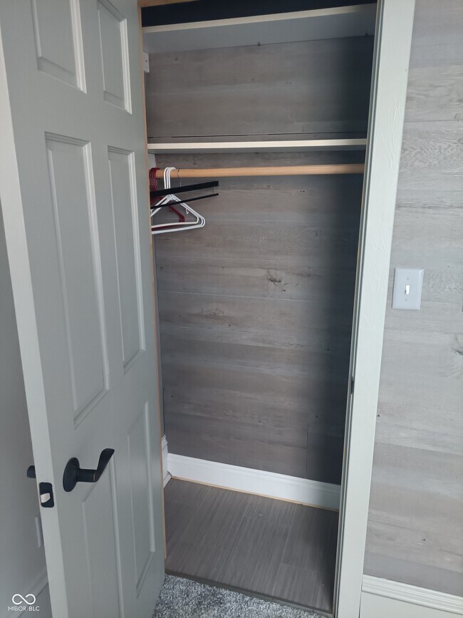 Building Photo - 404 W North St