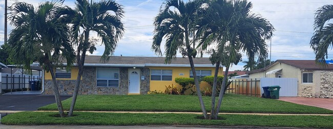 Primary Photo - 4935 NW 182nd St