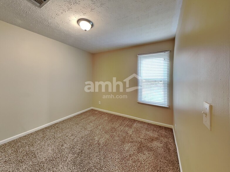 Building Photo - 3002 Sentinel Cir