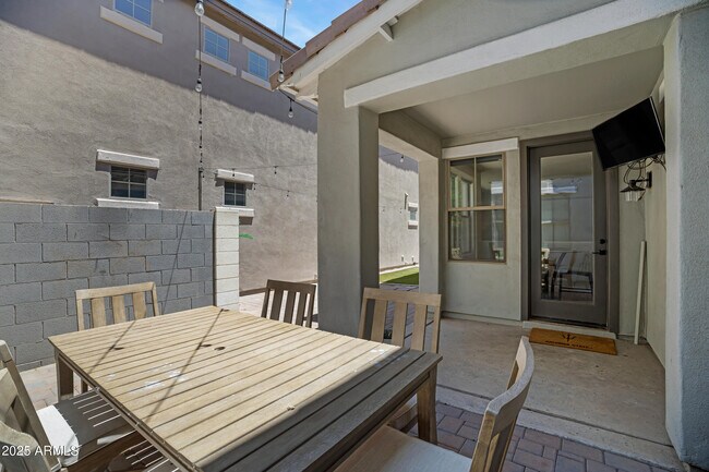 Building Photo - 1331 S Colt Dr