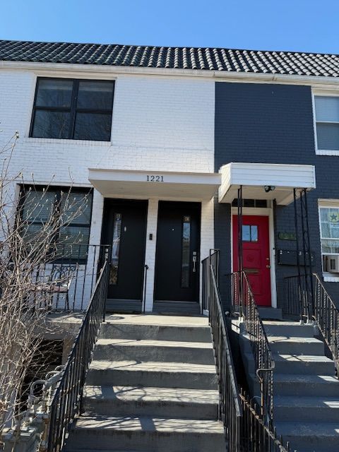 Building Photo - 1221 Oates St NE