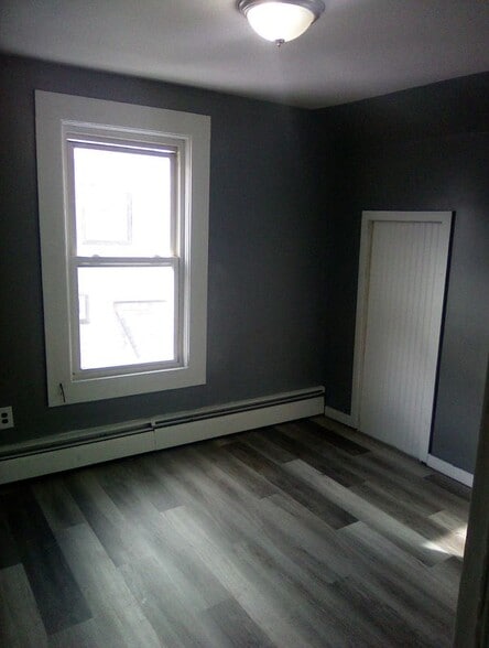 Building Photo - 133 Lake St