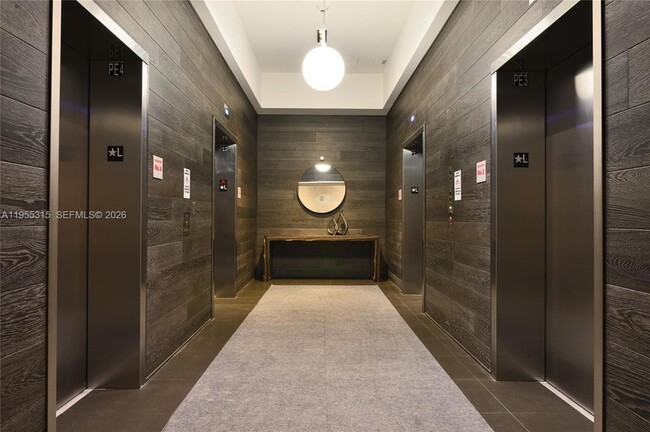 Building Photo - 1600 NE 1st Ave