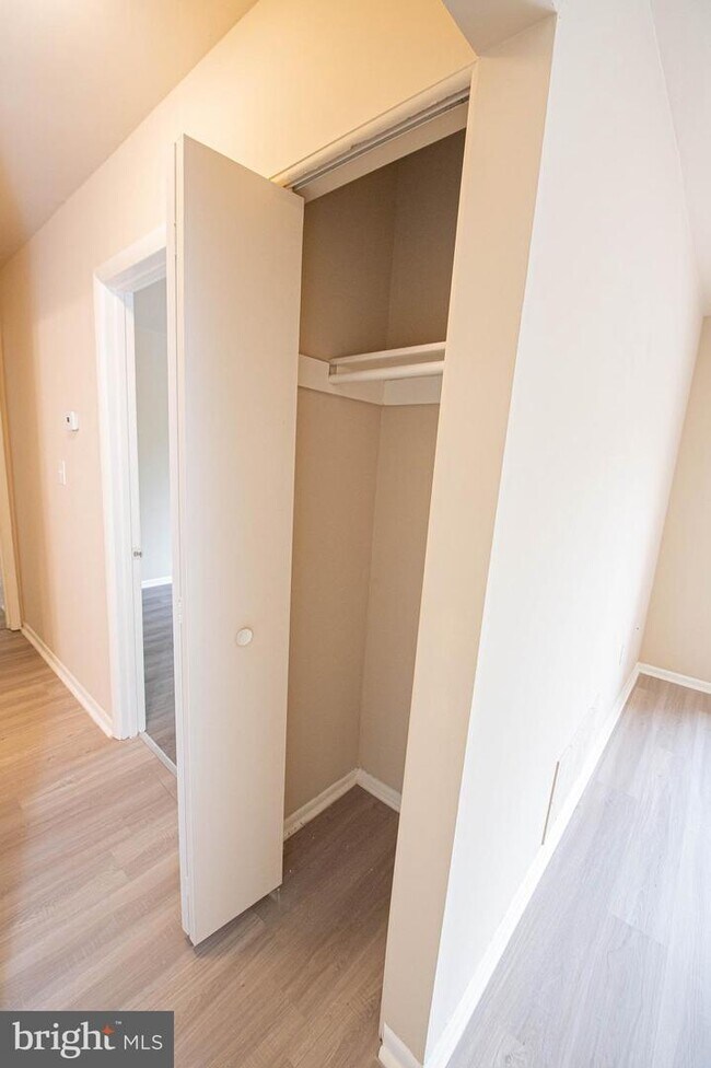 Building Photo - 810 College Ln