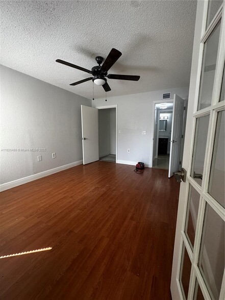 Building Photo - 12760 Vista Isles Dr