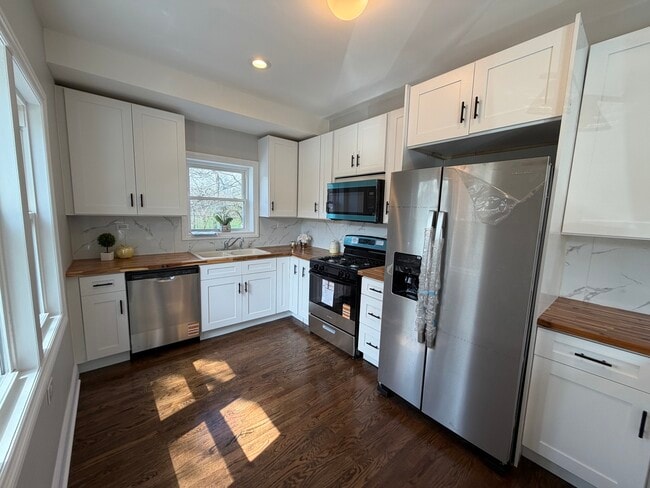 Building Photo - 544 Glendale Ave