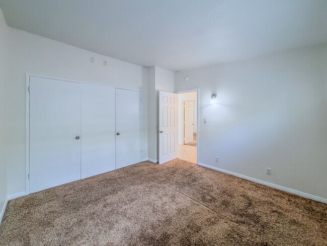 Building Photo - 1065 Belfast Ln