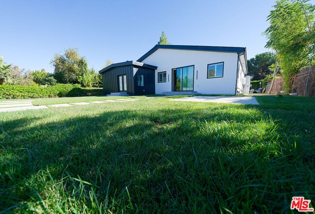 Building Photo - 19235 Strathern St