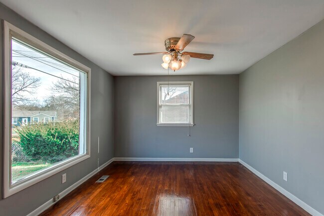 Building Photo - 3259 Panorama Dr