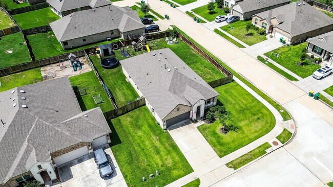 Building Photo - 10217 Shore Acres Ln