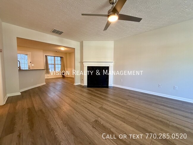 Building Photo - 2084 Manhattan Pkwy