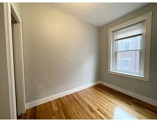 Building Photo - 51 Joy St